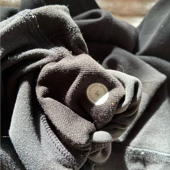 Lululemon High-Waisted Black Camouflage Leggings “28 - Picture 6 of 6